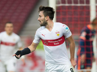 Der Stuttgarter Lukas Rupp jubelt nach seimem Treffer zum 1:0. Foto: Daniel Maurer