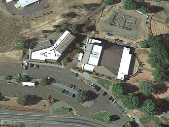 Das Umpqua Community College in Roseburg im US-Staat Oregon in einer Luftaufnahme von Google Earth. Bei einer Schießerei an der Hochschule hat es mehrere Tote gegeben. Foto: Google