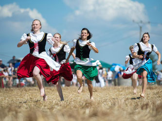 Teilnehmerinnen des Schäferlaufs. Foto: Silas Stein