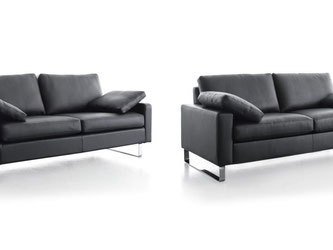 Das gleiche Sofa? Nein, links ist das Original eines Markenherstellers zu sehen und rechts das Plagiat. Foto: Aktion Plagiarius e.V