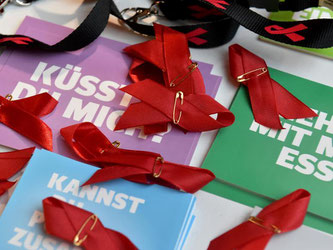 In den meisten Fällen darf im Job kein HIV-Test verlangt werden. Foto: Bernd Settnik