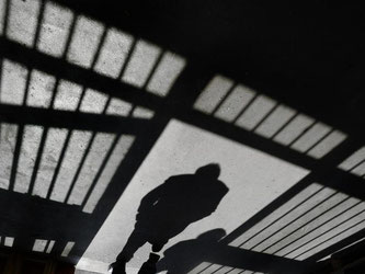 Vollzugsbeamte fordern mehr Personal für die Gefängnisaufsicht. Foto: Felix Kästle/dpa
