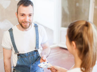 Einen guten Handwerker zu finden, ist über Internetportale nur vermeintlich einfacher geworden. Die Auswahl ist riesig, der Vergleich der Angebote schwierig. Foto: Christin Klose