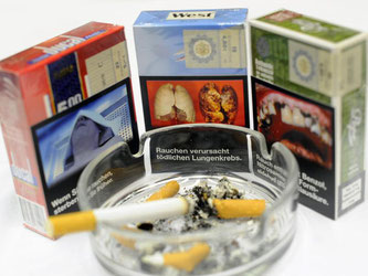 Die verschärften Regeln für Tabakprodukte machen unter anderem abschreckende Fotos auf Zigarettenpackungen zur Pflicht. Foto: Jonas Güttler/Symbolbild