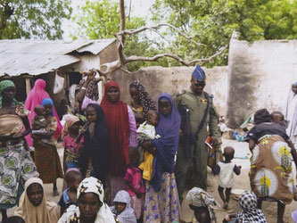 Befreite Boko-Haram-Geiseln: Der nigerianischen Armee gelingen immer öfter Aktionen gegen die militanten Islamisten. Foto: Nigerianische Armee