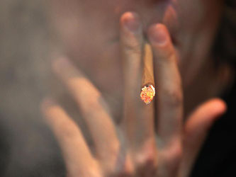 Bei Jungendlichen sind laut Drogenbericht vor allem Tabak, Alkohol und Cannabis ein Problem. Foto: Oliver Berg