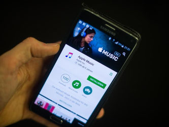 Die App «Apple Music» auf einem Samsung Note 4 im Google Play-Store. Foto: Lukas Schulze