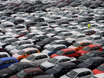Angesichts der guten Wirtschaftslage haben die Deutschen mehr Lust, sich ein neues Auto zuzulegen. Foto: Ingo Wagner