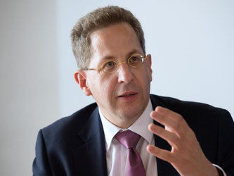 Der Präsident des Bundesamts für Verfassungsschutz, Hans-Georg Maaßen, spricht auf einer Pressekonferenz. Foto: Marijan Murat/Archiv