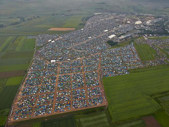 Die Campingplätze auf dem Gelände des Festivals. Foto: Thomas Frey