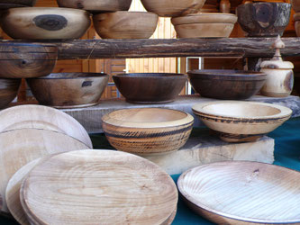 Tourneur sur bois, objets utilitaires, décoration, Marché de Noël de Gap, Hautes Alpes