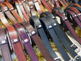Stand l'Atelier du Cuir, Marché de Noël de Gap, Hautes Alpes