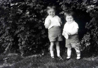 Mein kleiner Bruder Jürgen und ich (Peter)