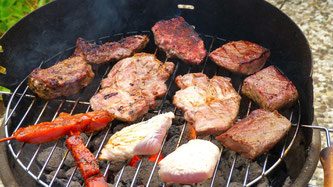 Fleisch am Griller