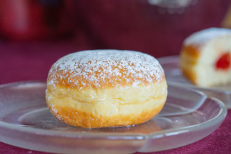 Krapfen auf Teller