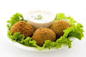 Falafel mit Beilagen