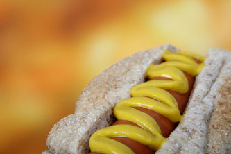 Hotdog mit Senf