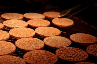 Burgerpatties am Grill