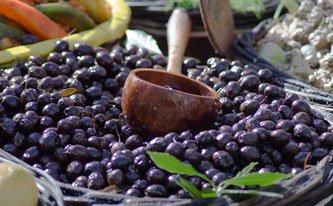 Schwarze Oliven