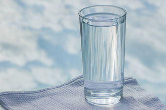 Wasser Glas