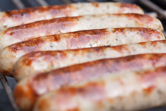 Bratwürstel am Grill
