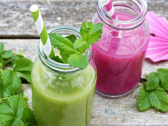 Smoothies frisch im Glas