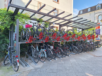 Fahrradplätze am Südbhf. © dokuphoto.de/Klaus Leitzbach