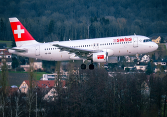 Belastung für Mensch und Umwelt: Anflug auf Piste 14 am Flughafen Zürich in Kloten. Bild: Empa