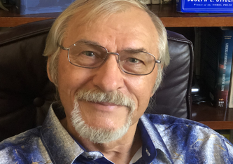 István Dobozi, (Foto) ungarischer Ökonom, 1992- 2011 Leitender Berater bei World Bank Washington DC. Zahlreiche Publikationen in Economist, Financial Times, Wall Street Journal, Washington Post. István Dobozi lebt in Florida.
