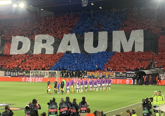 Leider blieb es beim – baseldeutschen – «Draum». Der FC Basel scheitert in letzter Sekunde an der Fiorentina (Foto: R. Straumann)