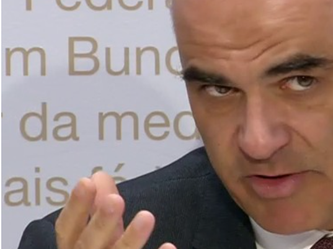 Alain Berset an der Pressekonferenz - Bildquelle: SRF