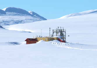 Die Forschungsstation Alert in Kanada ist einer der Standorte, an denen Daten für die Untersuchung von Aerosolen in der Arktis gesammelt wurden. (Foto: Andrew Platt)
