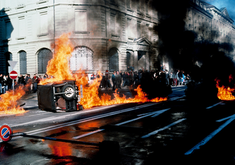 Ausschreitungen bei einer Demonstration gegen staatliche Fichierung im März 1990.  ASL / Schweizerisches Nationalmuseum