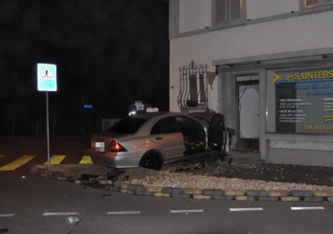 Beim schweren Unfall in Derendingen SO ist letzte Nacht ein 29-Jähriger gestorben. (Bildquelle: Polizei Kanton Solothurn)