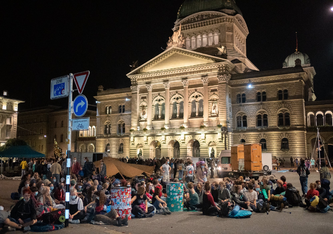 Klima-Aktivistinnen und -Aktivisten sind gekommen, um zu bleiben (Foto: https://www.facebook.com/klimaallianzCH)