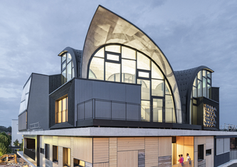 Die Unit HiLo thront auf der obersten Plattform des Forschungs- und Innovationsgebäudes NEST auf dem Empa-Campus in Dübendorf, Schweiz. Foto: Roman Keller