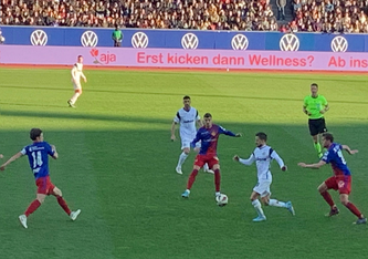 Dynamischer Spitzenkampf zwischen Zürich und Basel mit einem klaren Sieger. (Foto: R. Straumann)