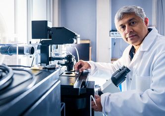 G.V. Shivanshankar hofft, mit seiner neuen Methode und dem Einsatz von künstlicher Intelligenz die Tumordiagnose zu verbessern. (Foto: Paul Scherrer Institut/Markus Fischer)