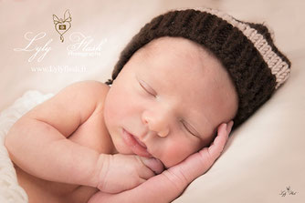 photo bébé qui dort par photographe studio