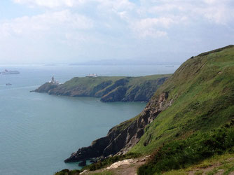 Sehenswürdigkeiten Europa: Irland. Im Bild: Baily Ligthhouse am Cliffwalk von Howth, Irland