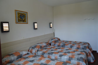 Chambre triple à l'hôtel Montfort à Lourdes