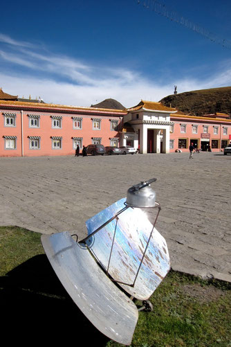 Tagong monastery, hot water
