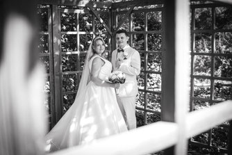 Hochzeitsfotografie in Neumarkt und Nürnberg, Nürnberg, Hochzeitsfotos Neumarkt und Nürnberg, Fotograf Hochzeit im Rathaus Neumarkt, Coole Ideen für Hochzeitsfotos im Park NeumarktNürnberg
