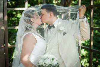 Lustige und Besten Hochzeitsfotos im Park Neumarkt und Nürnberg, Russische Hochzeit in Neumarkt und Nürnberg, Hochzeit in Fürth & Nürnberg, Hochzeitsfotograf Neumarkt und Nürnberg
