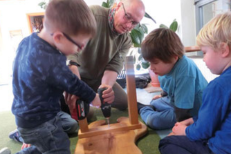 Engagierter Ruhestand im LBV-Kindergarten (Foto: Richard Harrer)