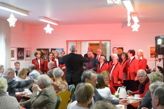 Stolzenhagener Volkschor singt Weihnachtslieder