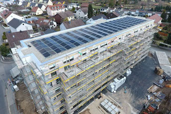 Photovoltaikanlage - PV-Anlage auf dem Wohnkomplex „Sonnenwohnen Weiden“ der Nova Sedes Wohnungsbaugenossenschaft