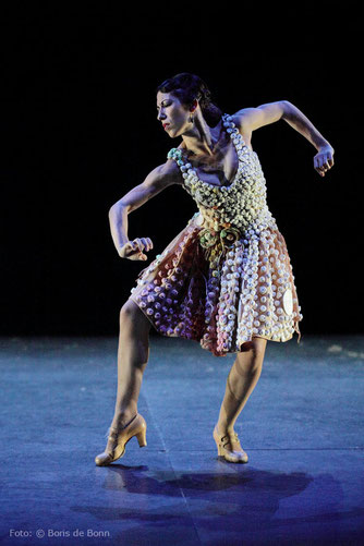 Flamencotänzerin Ana Morales beim Flamenco-Festival 2013 im tanzhaus nrw/Color-Foto by Boris de Bonn