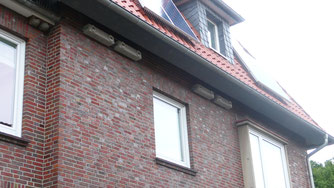 Mauerseglerkästen unterm Dach - der Sommervogel ist ein beliebter Untermieter (Foto: Utescher)