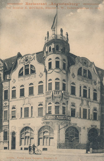 Am linken Bildrand ist ein schmaler Teil von Siegfrieds Haus zu sehen - um 1915